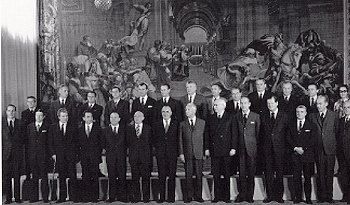 Photo 1 : Premier gouvernement de M. Pierre Messmer. (Juillet 1972)