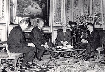 Photo 1 : Entretien avec Willy Brandt Chancelier de la République fédérale d'Allemagne. (Palais de l'Elysée - Janvier 1971).