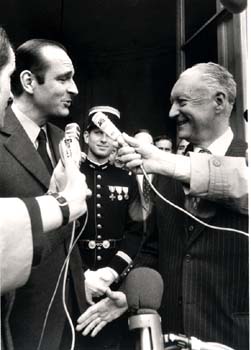 Jacques Chirac replaces Pierre Messmer as Prime Minister on the steps of the Hôtel Matignon