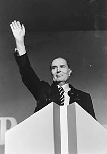 Photo 1 : 7 février 1986 - François Mitterrand lors d'un meeting à Lille