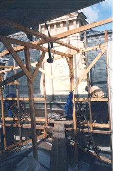 Photo 1 : Réfection de la toiture du Palais.