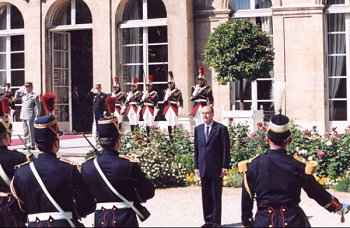 Photo 1 : Cérémonie du 16 mai 2002