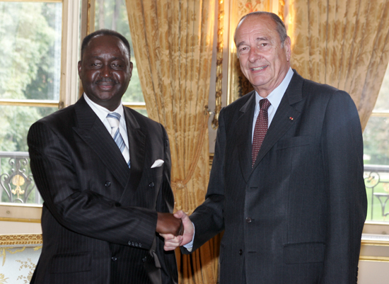 M. Jacques CHIRAC, Président de la République, avec M. François BOZIZE, Président de la République Centrafricaine.