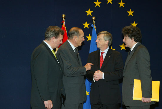 Le Président de la République s'entretient avec M. le Premier ministre luxembourgeois Jean-Claude Juncker, Président en exercice de l'Union.