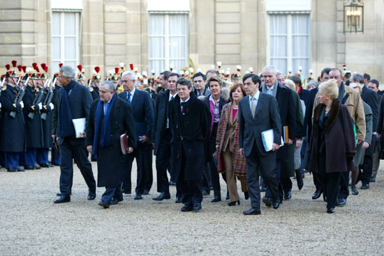 Arrivée de M. Jean-Pierre Raffarin, Premier ministre et des membres de son gouvernement