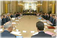 Photo 2 : Premier Conseil des ministres du gouvernement de M. de Villepin.