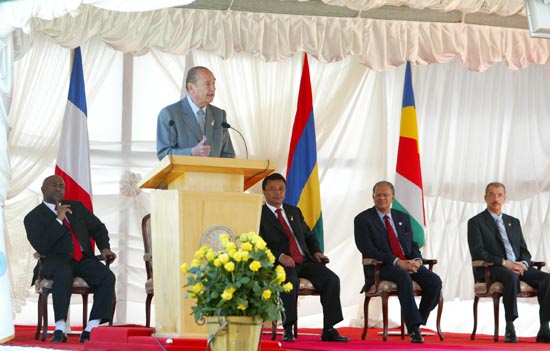 Intervention de M. Jacques CHIRAC, Président de la République lors de l'ouverture du Sommet.