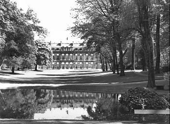 Illustration : Parc du Palais de l'Elysée.