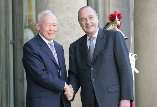 M. Jacques CHIRAC reçoit M. LEE Kwan Yew, 