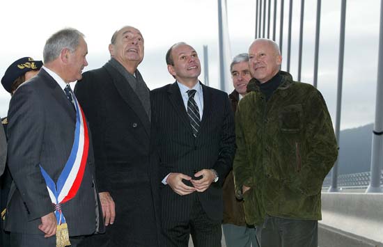 Le Président de la République, M.JAcques CHIRAC visite le pont
