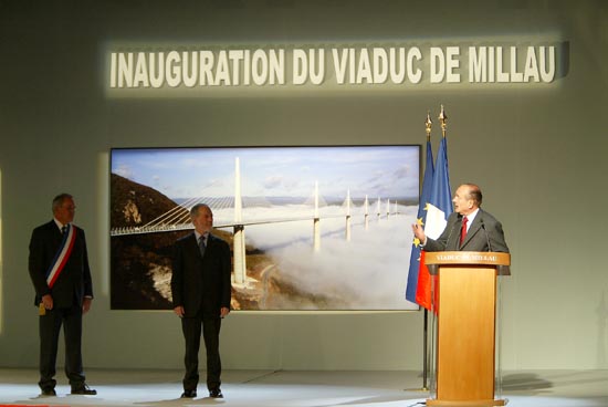 Inauguration du viaduc de Millau - allocution du Président de la République (salle des Fêtes)
