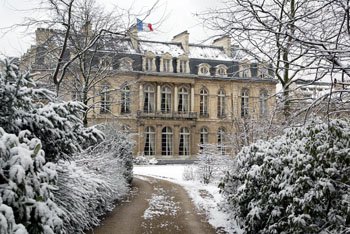 Illustration : Le parc sous la neige.