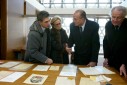 Photo 3 : Inauguration du Mémorial de la Shoah (visite de la salle des archives)