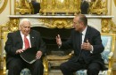 Photo : Début de l'entretien entre M.Ariel SHARON et M. Jacques CHIRAC à l'intérieur du Palais de l'Elysée.