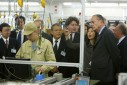 Photo 4 : Le Président de la République, M.Jacques CHIRAC, visite l'usine Digital Electronics (Groupe Schneider Electric).