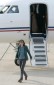 Photo : Florence AUBENAS à sa descente de l'avion.