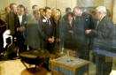 Photo : Inauguration par le Président de la République de l'exposition Pharaon en compagnie du Président de la République arabe d'Egypte, de son épouse et de Mme Jacques Chirac (Institut du monde arabe)