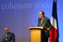 Photo : Allocution prononcée par M.Jacques CHIRAC, Président de la République, à l'occasion de la réunion des services de l'Etat pour le plan de cohésion sociale.