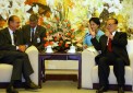 Photo 8 : DÃ©jeuner restreint offert en l'honneur du PrÃ©sident de la RÃ©publique par M. Jiang Zemin, ancien PrÃ©sident de la RÃ©publi ...