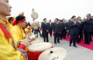 Photo 15 : Cérémonie d'adieu à l'occasion du départ du Président de la République pour Pékin