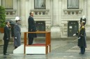 Photo 1 : Sommet franco-britannique - accueil du PrÃ©sident de la RÃ©publique par Son Altesse Royale le prince Philip, du c d'Edimbourg (cou ...