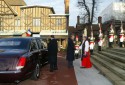 Photo : Arrivée du Président de la République et de Mme Jacques Chirac accompagnés de Son Altesse Royale le prince de Galles à la chapelle Saint-Georges
