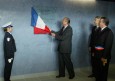 Photo : Dévoilement de la plaque inaugurale (hall de l'Hôtel de Police)