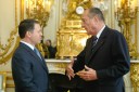 Photo : M.Jacques CHIRAC, Président de la République et le roi ABDALLAH de Jordanie. 