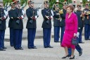 Photo :La Présidente de Lettonie, Mme Vaira Vike FREIBERGA dans la cours d'honneur