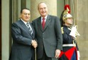 Photo : Le Président de la République, M.Jacques CHIRAC, accueille M. Hosni MOUBARAK, Président de la République arabe d'Egypte.