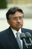 Photo 6 : Point de presse informel du gÃ©nÃ©ral Pervez Musharraf à l'isssue de sa rencontre avec le PrÃ©sident de la RÃ©publique ...