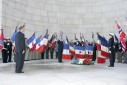 Photo 8 :Dépôt de gerbe et salut aux porte-drapeaux au mémorial du Struthof