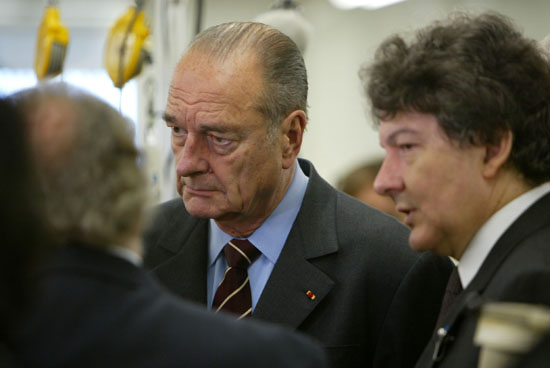 Le Président de la République, M.Jacques CHIRAC, visite l'usine Digital Electronics (Groupe Schneider Electric).