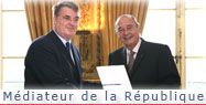 Remise du rapport du Médiateur de la République. 