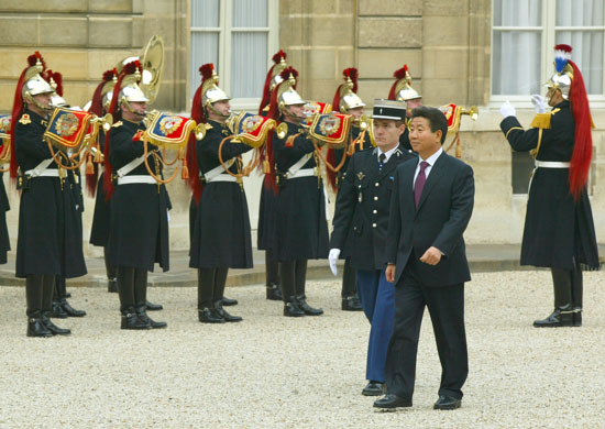 Visite officielle du Président de la Corée - honneurs (cour d'honneur)