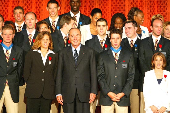 Réception offerte en l'honneur des médaillés français aux Jeux Olympiques d'Athènes (salle des fêtes)