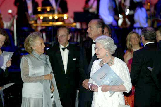 Visite officielle au Royaume-Uni - Centenaire de l'Entente cordiale - arrivÃ©e de Sa MajestÃ© la reine Elizabeth II, du PrÃ©sident de la ...
