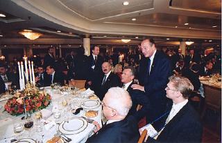 Célébration du Tricentenaire de Saint-Petersbourg - dîner à bord du 